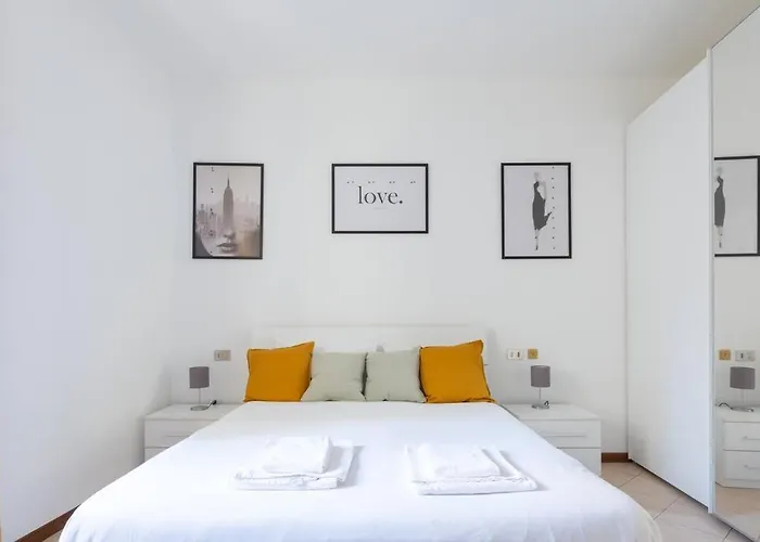 Apartment Easytopstay - Porta Garibaldi Cozy Flat *