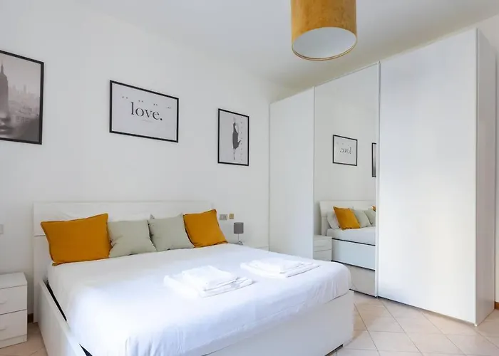 Apartment Easytopstay - Porta Garibaldi Cozy Flat Milan